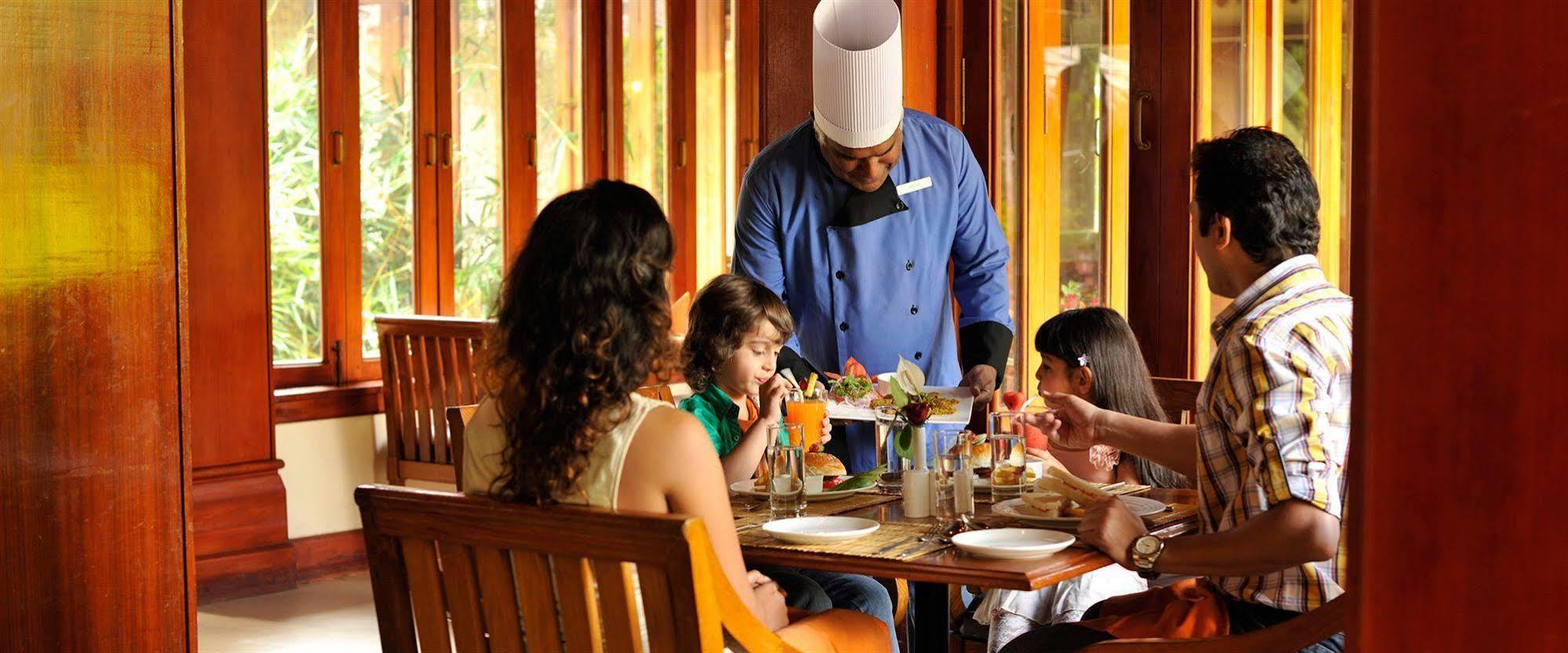 Club Mahindra Thekkady Hotel Exterior foto